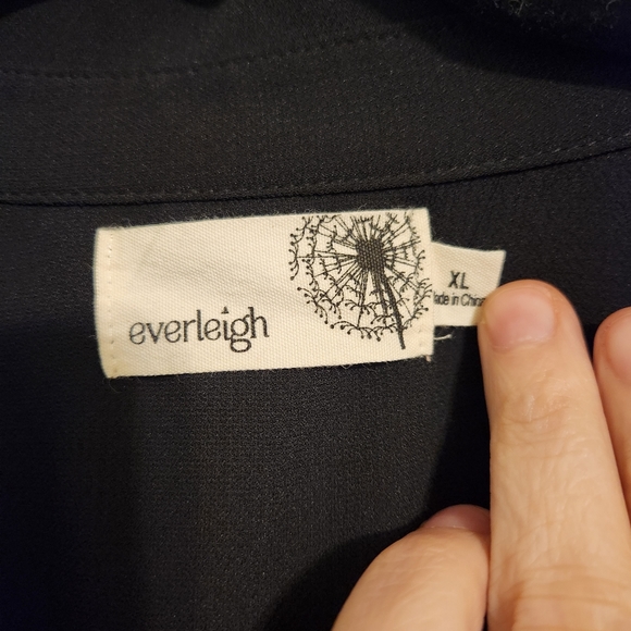 NWOT Everleigh XL Twist Front Patch Pocket Blouse - Picture 3 of 4